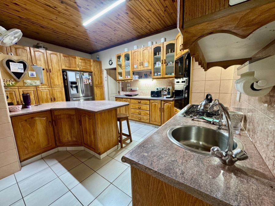 5 Bedroom Property for Sale in Baillie Park North West